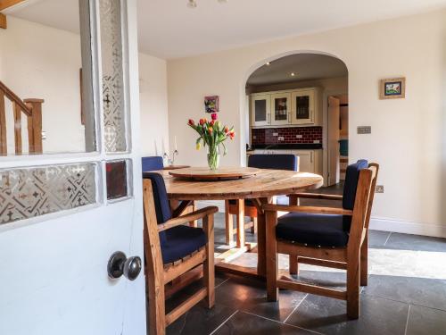 ทัศนียภาพภายนอกโรงแรม, Old Spot Cottage in ฟิชเกิร์ด