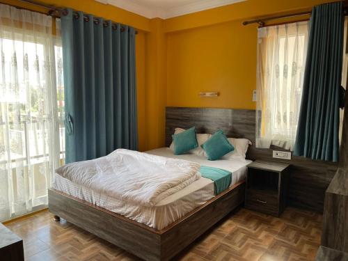 2 double beds