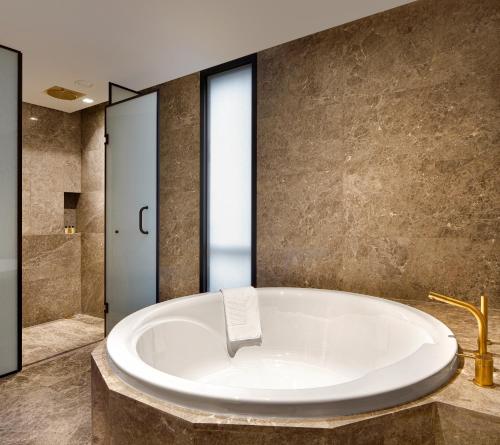 Bathroom, Wanda Vista Istanbul in İstanbul