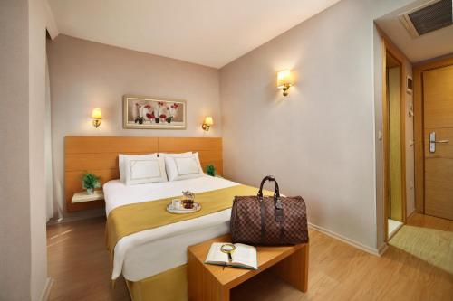 Almina Guest House – Istanbul, FL