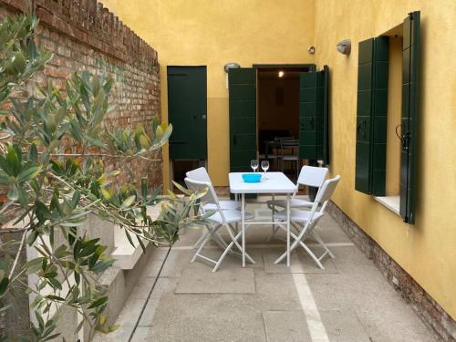 Appartamento Tre Archi con corte privata 2