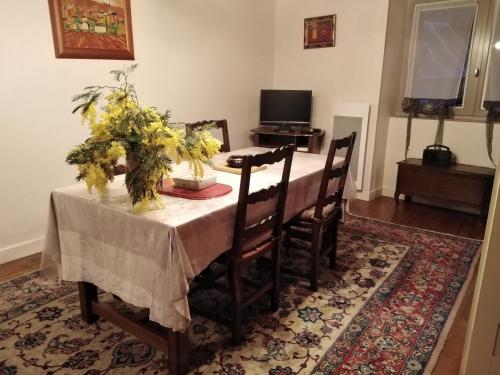 Maison familiale coteaux de la Vézère (Maison familiale coteaux de la Vezere) in Voutezac