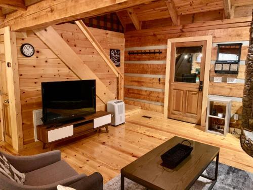 Hideout - image 8