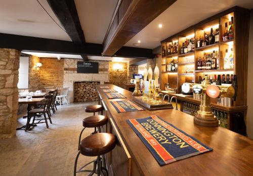 Pub/Lounge, The Fox Inn in Little Barrington