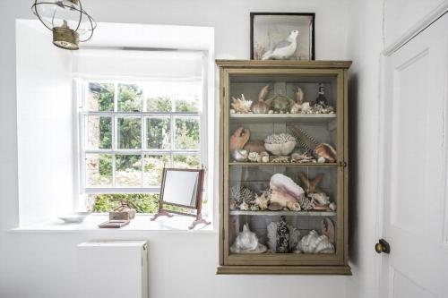 Antonia's Pearls - image 7