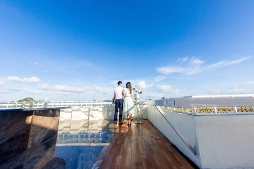 DIAMOND HOTEL VAN ĐON in Van Don