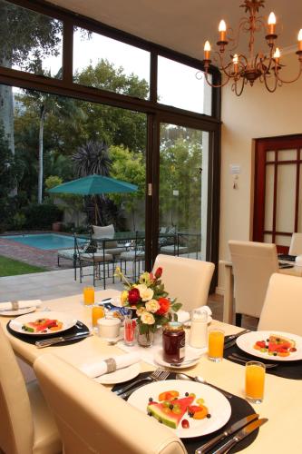 Еда и напитки, Riversong Boutique Guest House in Кейптаун