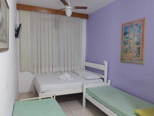 1 double bed, 1 twin bed