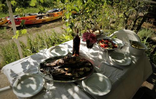 Programlehetőségek, Kitehouse Ušće B&B (Kitehouse Usce B&B) in Blace