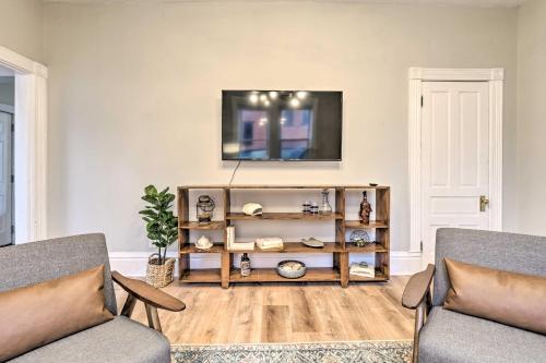 Pet-Friendly Condo with Deck about 3 Mi to Dtwn! in Cincinnati, USA