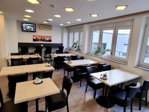 Adler Hotel Frankfurt - image 4