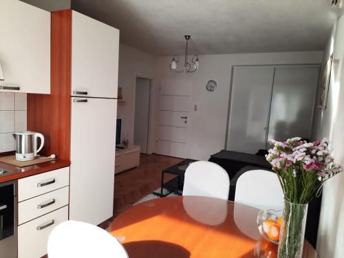 Apartments Rose Loboja 1