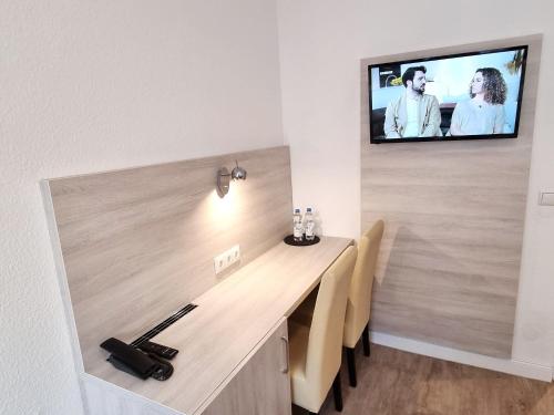 Adler Hotel Frankfurt - image 2