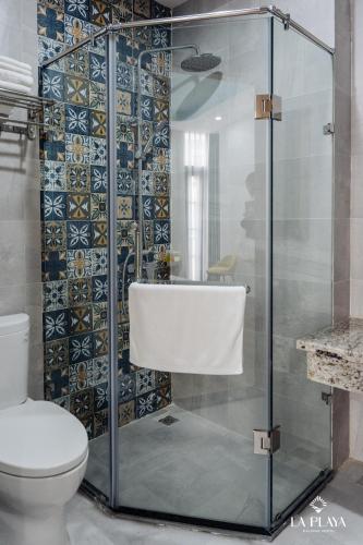 room detail thumbnail 2