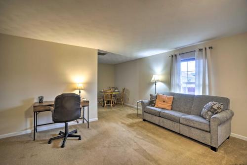 Delightful Tipp City Unit with Covered Patio!