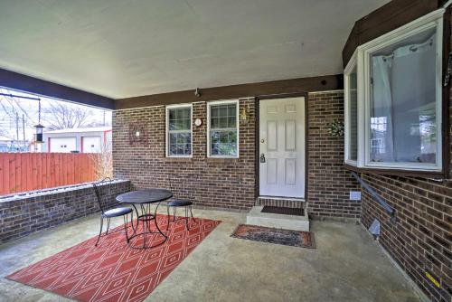 Delightful Tipp City Unit with Covered Patio!