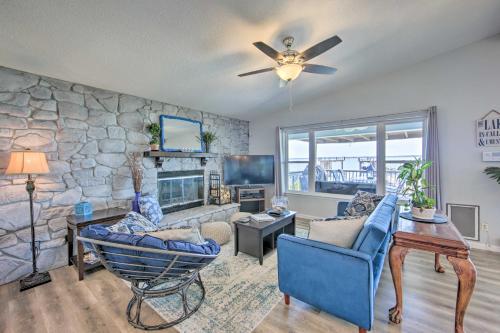 Gun Barrel City Home with Hot Tub! in Gun Barrel City, USA