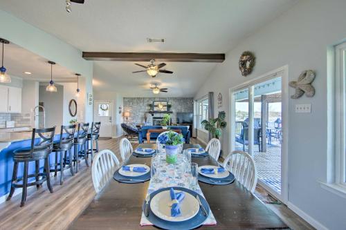 Gun Barrel City Home with Hot Tub! in Gun Barrel City, USA
