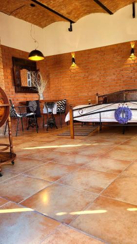 Studio Colonial - image 6
