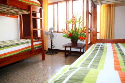 1 double bed, 2 twin beds