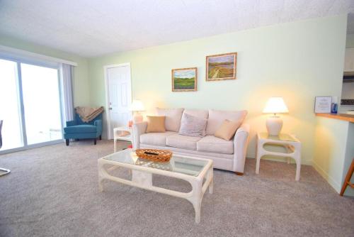 Two-Bedroom Apartment image 10