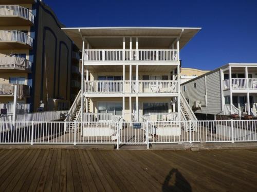 One-Bedroom Apartment room in Alameda 6 condo