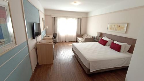 349551004 Comfort Suites Londrina