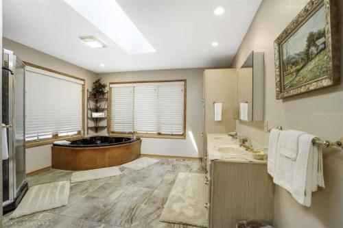 18802 - 2 Granada Way in Hot Springs Village, USA