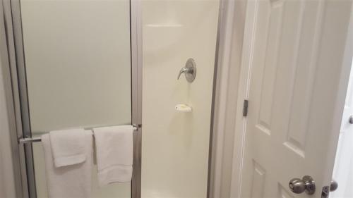 14660 - 60 Calderon Way in Hot Springs Village, USA