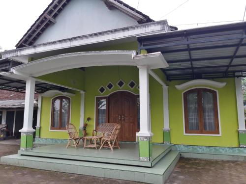 OYO Homes 91083 Desa Wisata Plosokuning Syariah