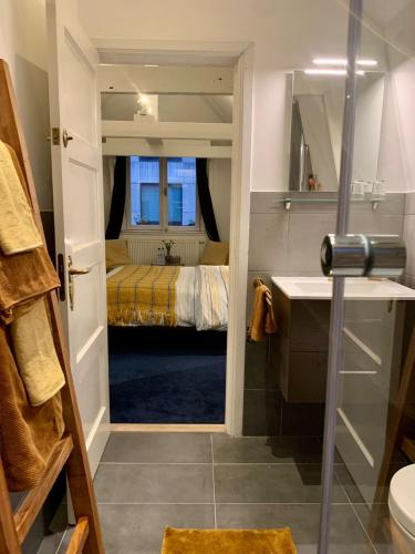 Standard Double Room image 3