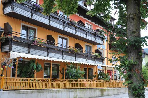 

Gasthof-Pension Reisenberger
