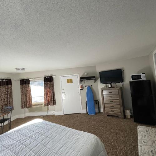 Country Town N' Suites - image 9