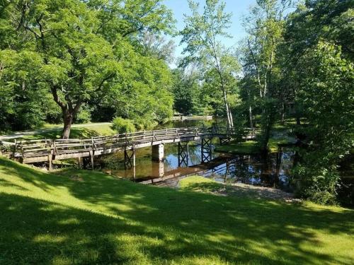 Cottage at Millpond Falls - A Romantic Escape