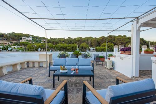 Maria Beach House - 2min walk to the beach - rooftop terrace with sea view