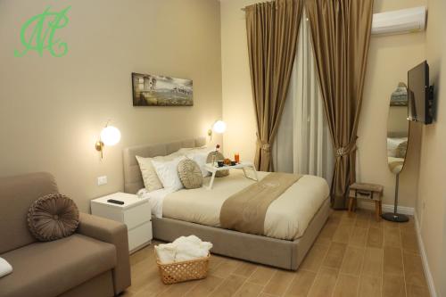 MC Apartments, Naples