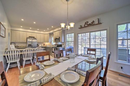 Blue Ridge Mtn Escape Home with Deck and Fire Pit! in Sapphire, USA