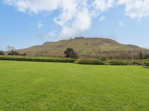 Vista exterior, Tieve Baun in Ballaghadereen