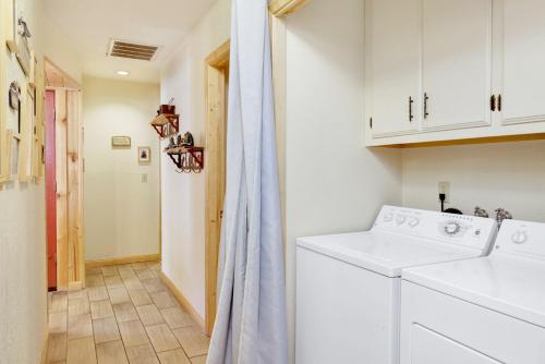 Angel's Camp-1525 by Big Bear Vacations - image 6