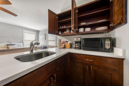 Konyha, Lovely Cozy Studio in Heart of Atlanta in Summerhill