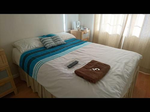 Room in Guest room - En suite shower room Double room with 1 double deyr chambre d'hôte Skyline Sheraton Heathrow
