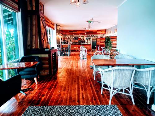 Redhill Cooma Motor Inn - Accommodation - Cooma