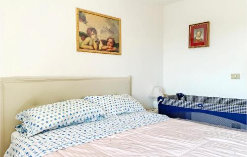 Awesome apartment in Grotte di Castro with WiFi and 2 Bedrooms