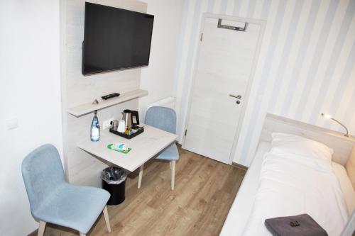 Standard Single Room image 5