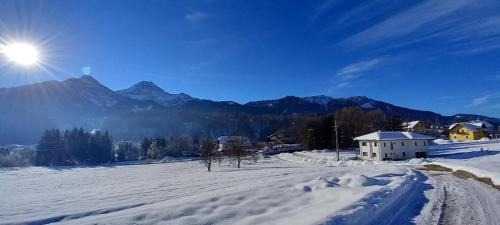 Ümbrus, Dingsbums in Ledenitzen