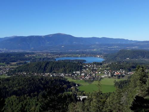 Ümbrus, Dingsbums in Ledenitzen