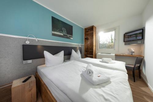 2 twin beds