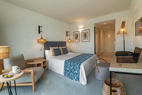 2 twin beds