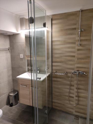 Gregory Apartments - image 4