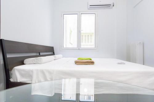 Apartment at Metaxourgio 1 bed 2 pers - Tap to explore photos